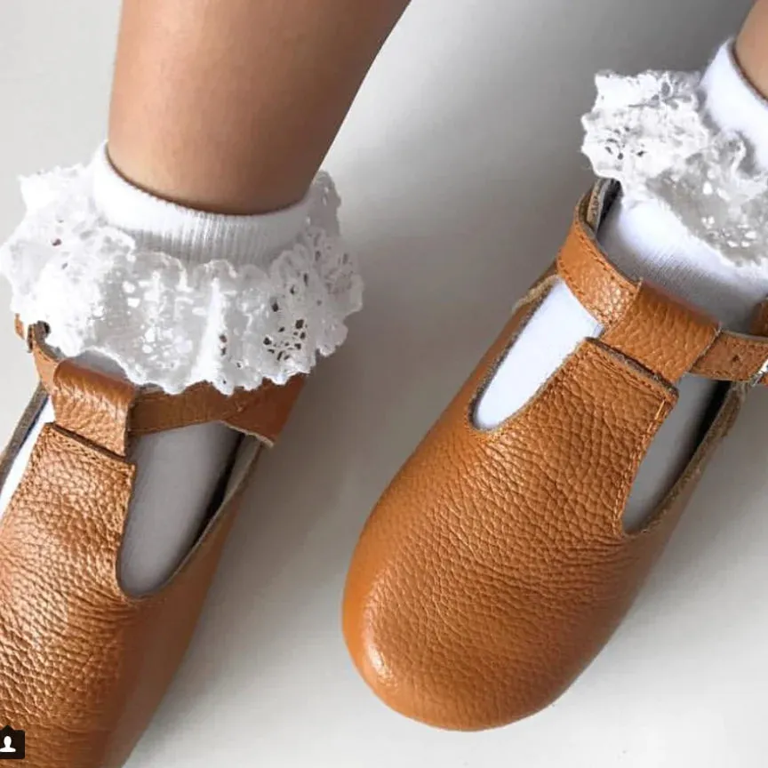 Amelia Socks with Lace - White