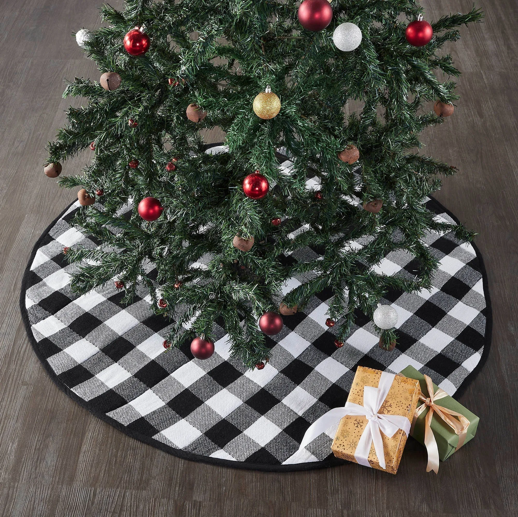 Sable Ann Check Tree Skirt