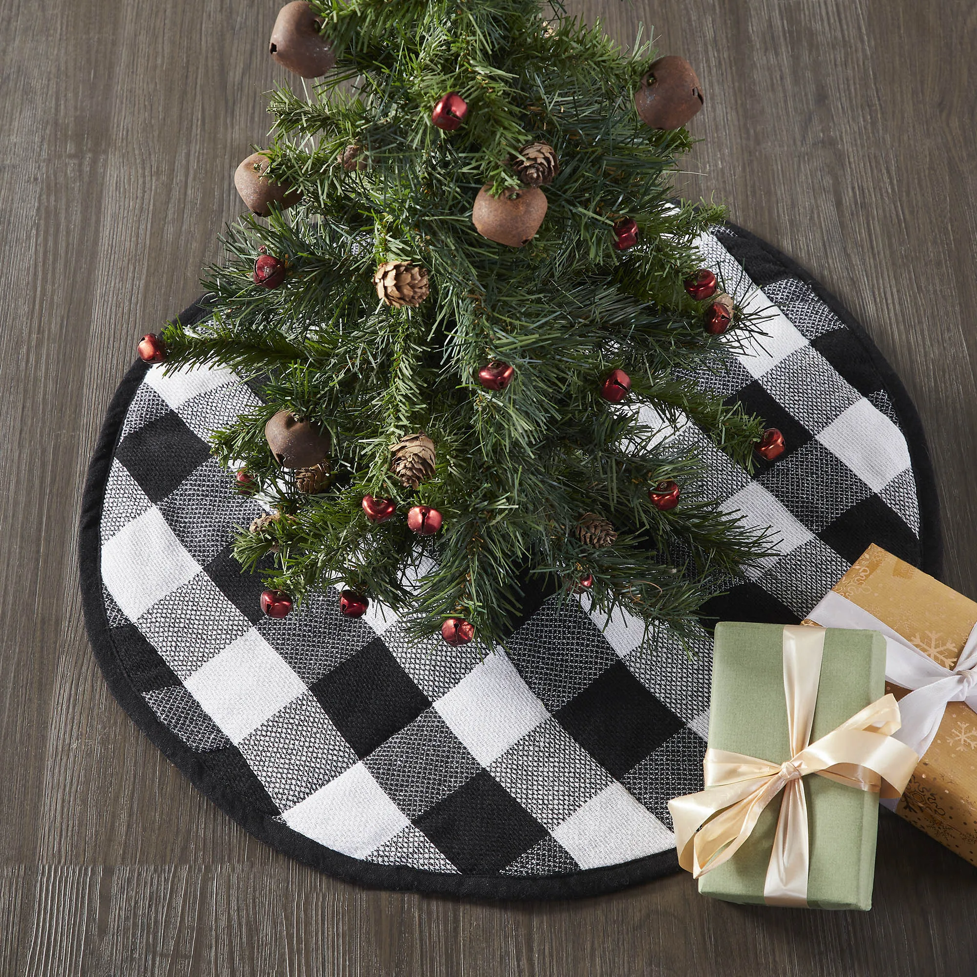 Sable Ann Check Tree Skirt