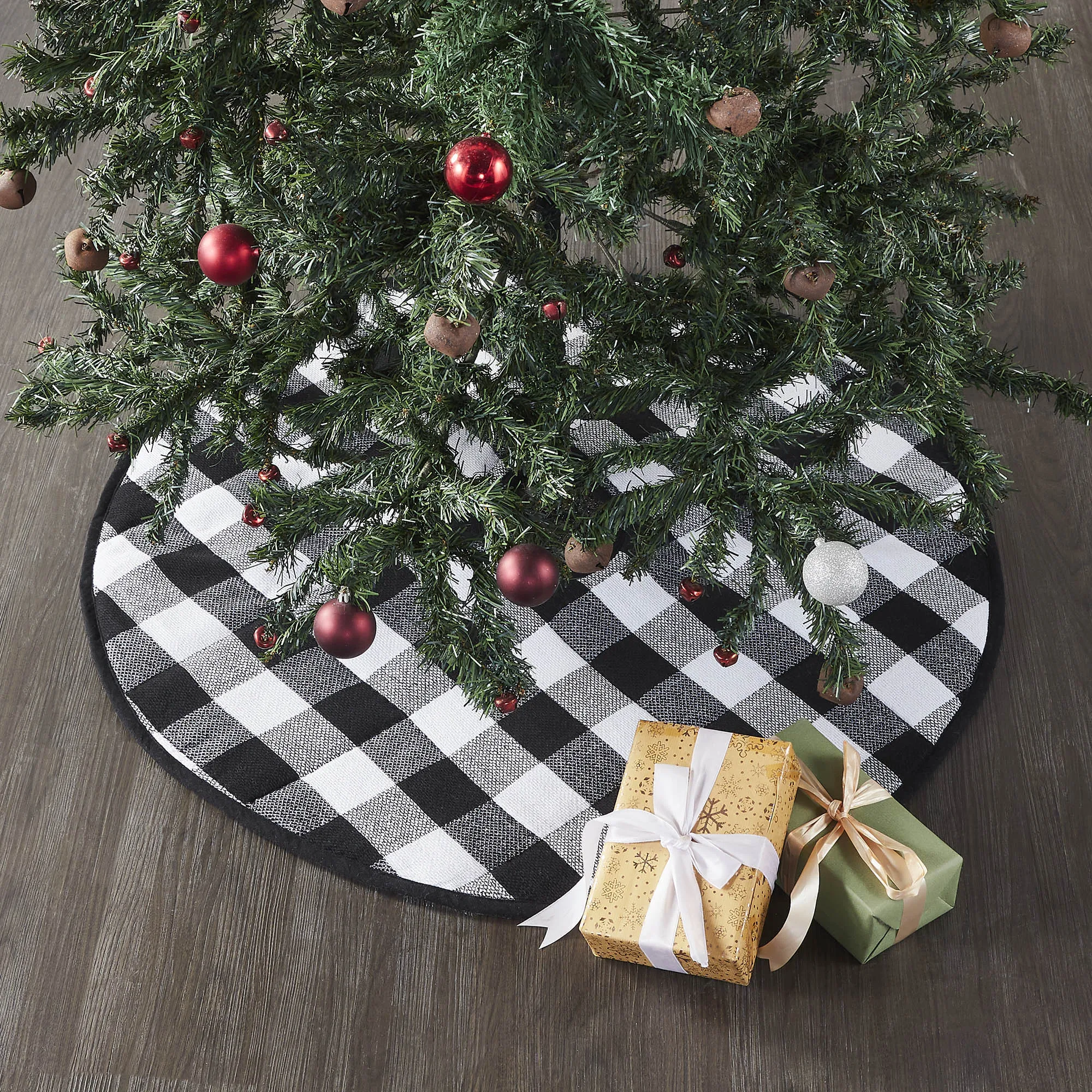 Sable Ann Check Tree Skirt